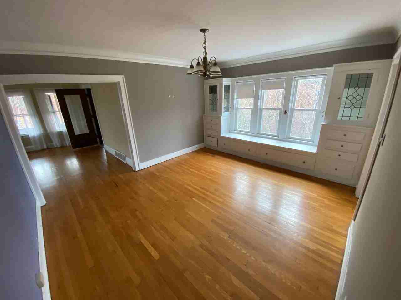 Washington3221 - Photo 3 of 15