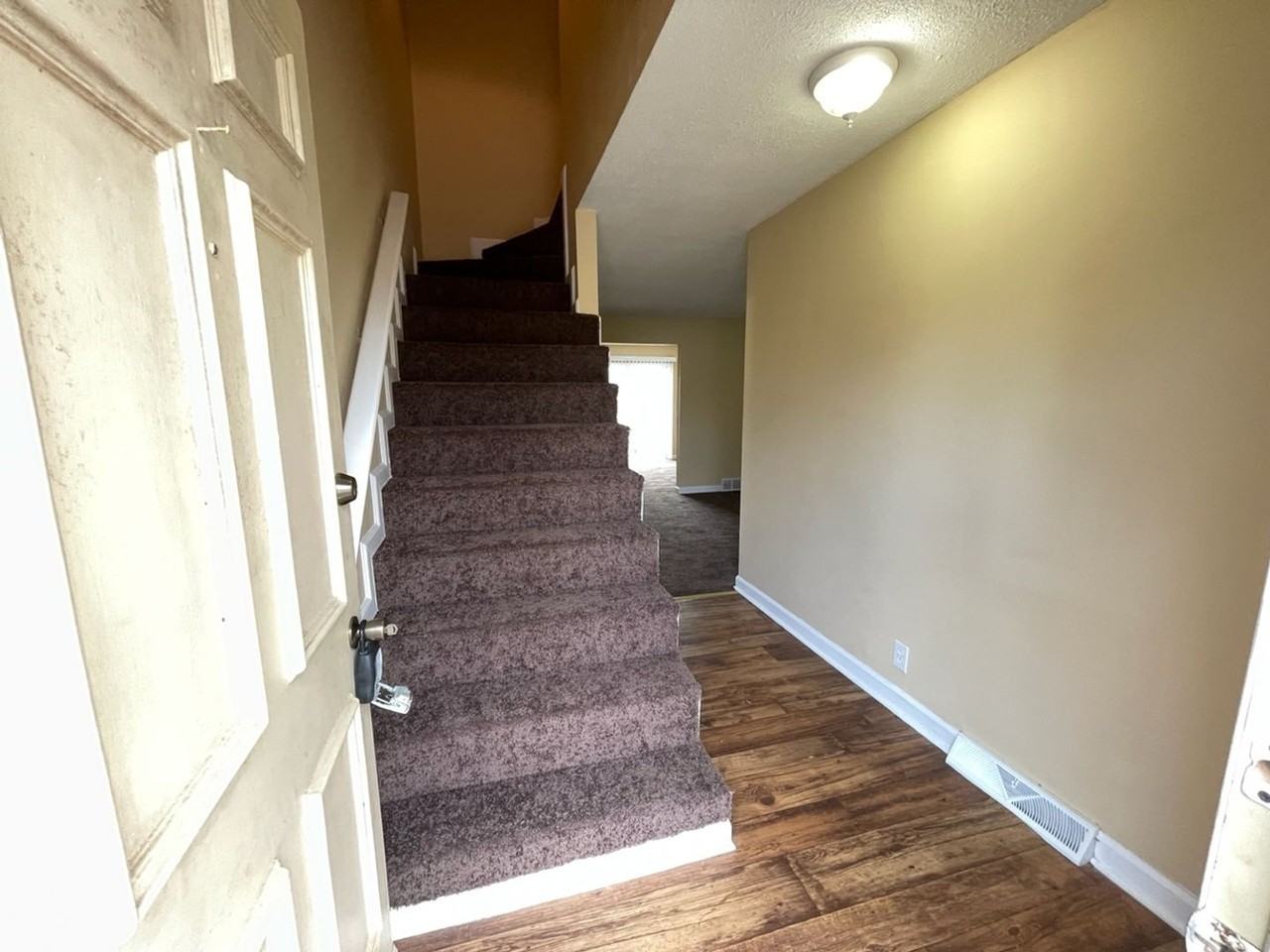 1504-1506 Bailey Avenue Duplex - Photo 2 of 20