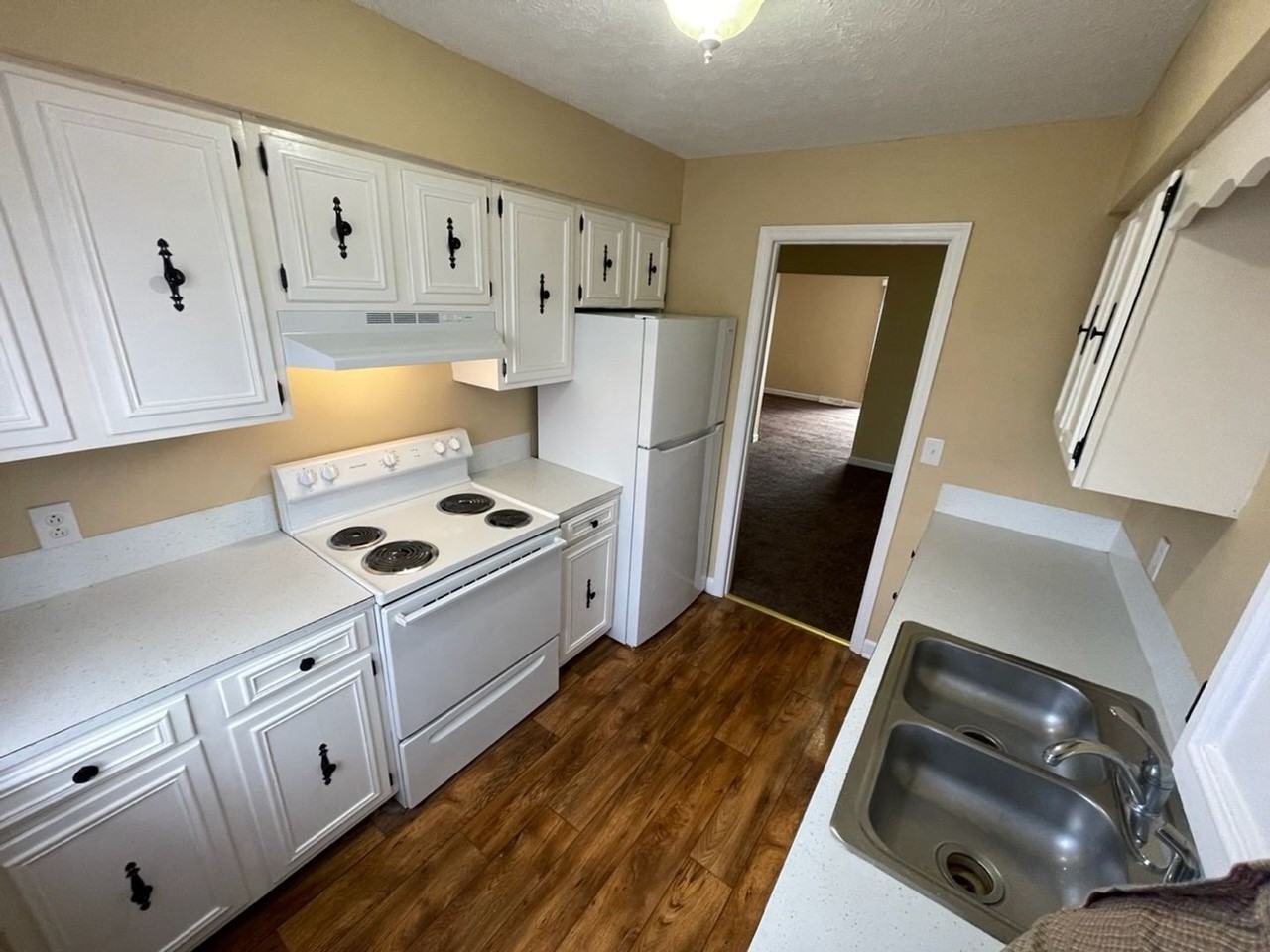 1504-1506 Bailey Avenue Duplex - Photo 3 of 20