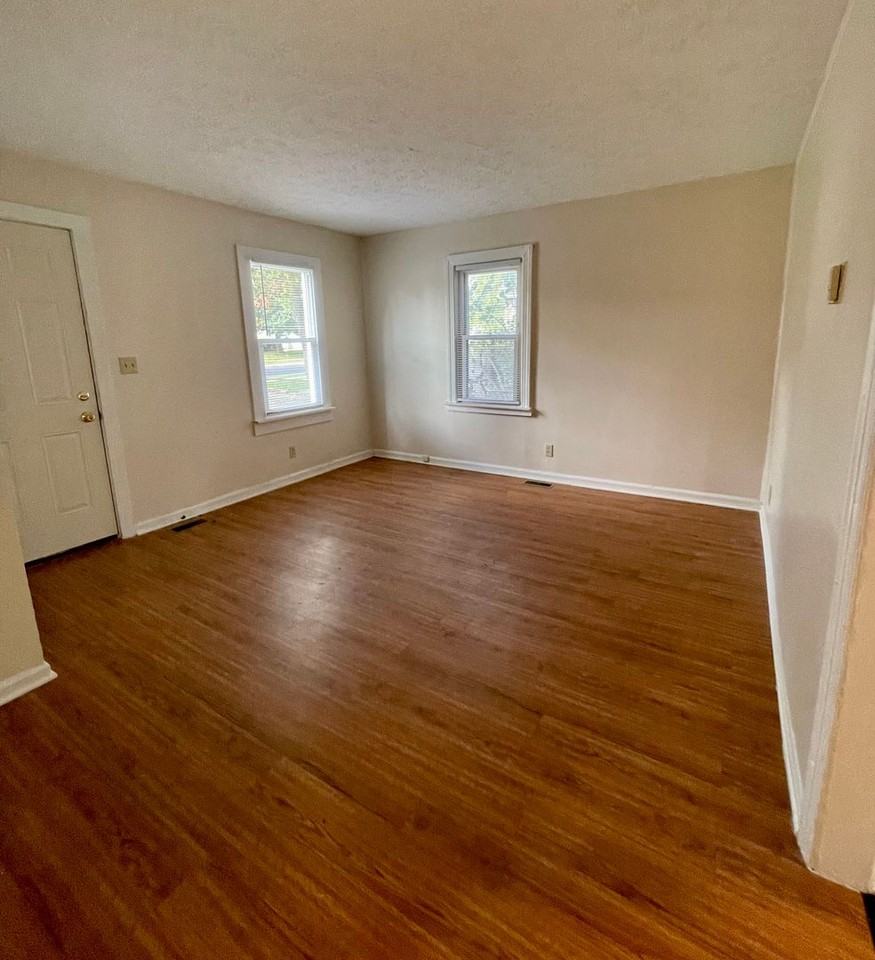 2221 Winton St - Photo 3 of 8