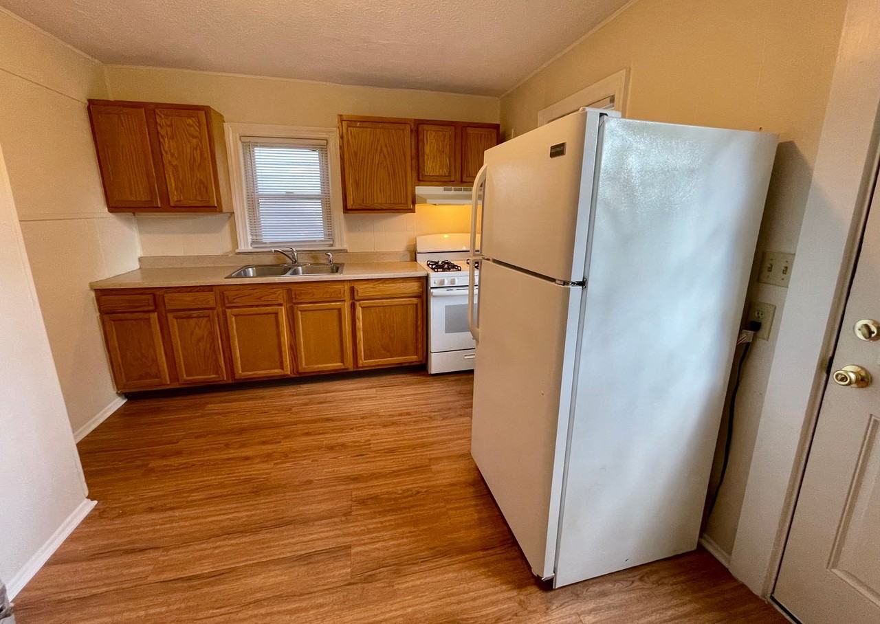 2221 Winton St - Photo 7 of 8