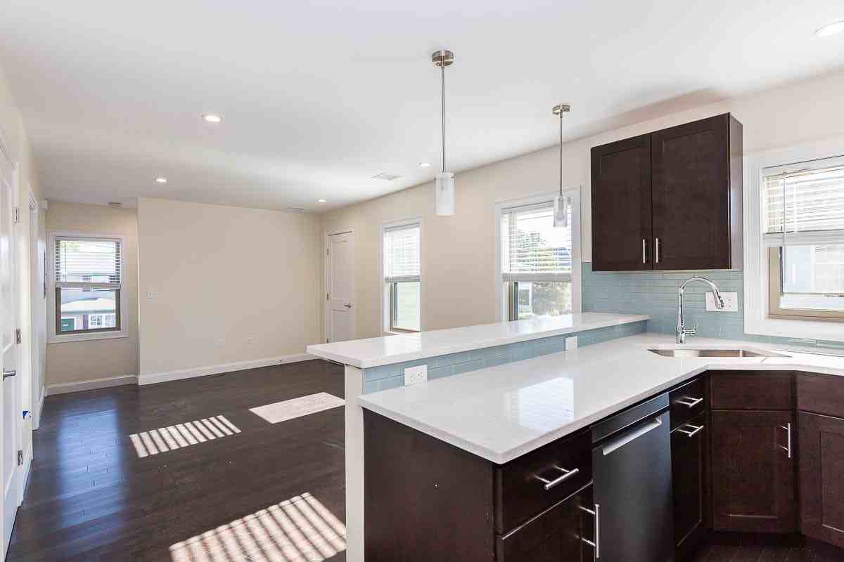 39 Harvard St #1 - Photo 4 of 20