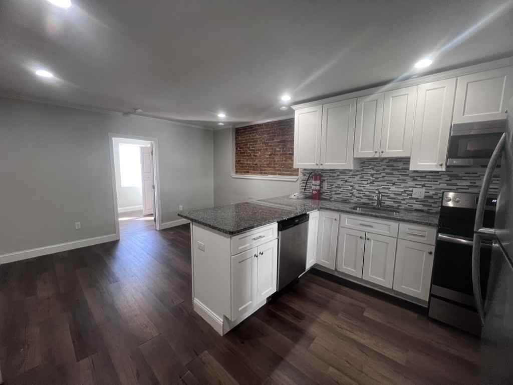 315 Meridian St #2 - Photo 3 of 11