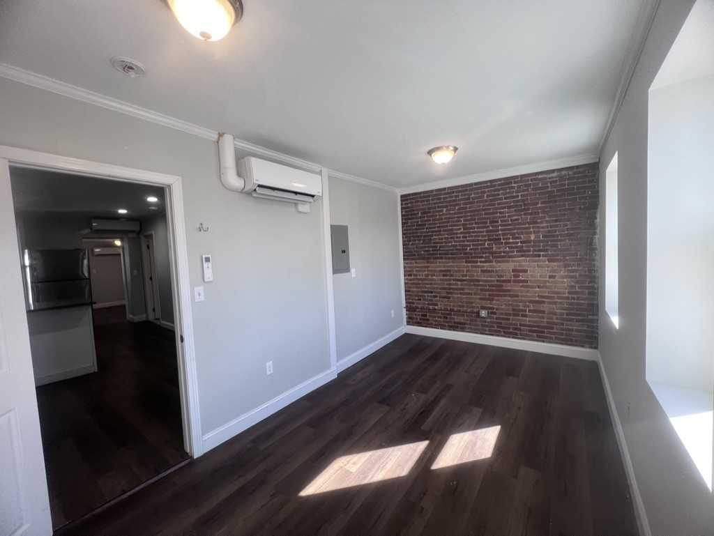 315 Meridian St #2 - Photo 5 of 11