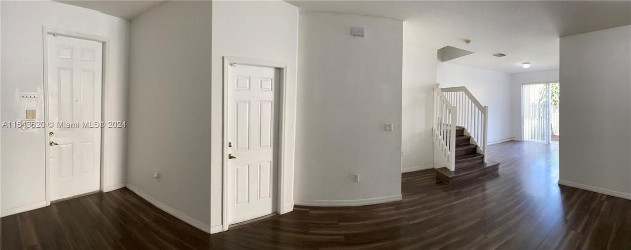 15297 Sw 119th Ter - Photo 3 of 8