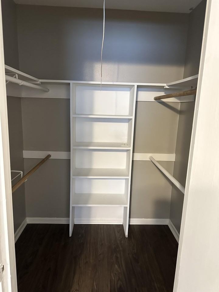 880 N 7th St #10 - Photo 3 of 12