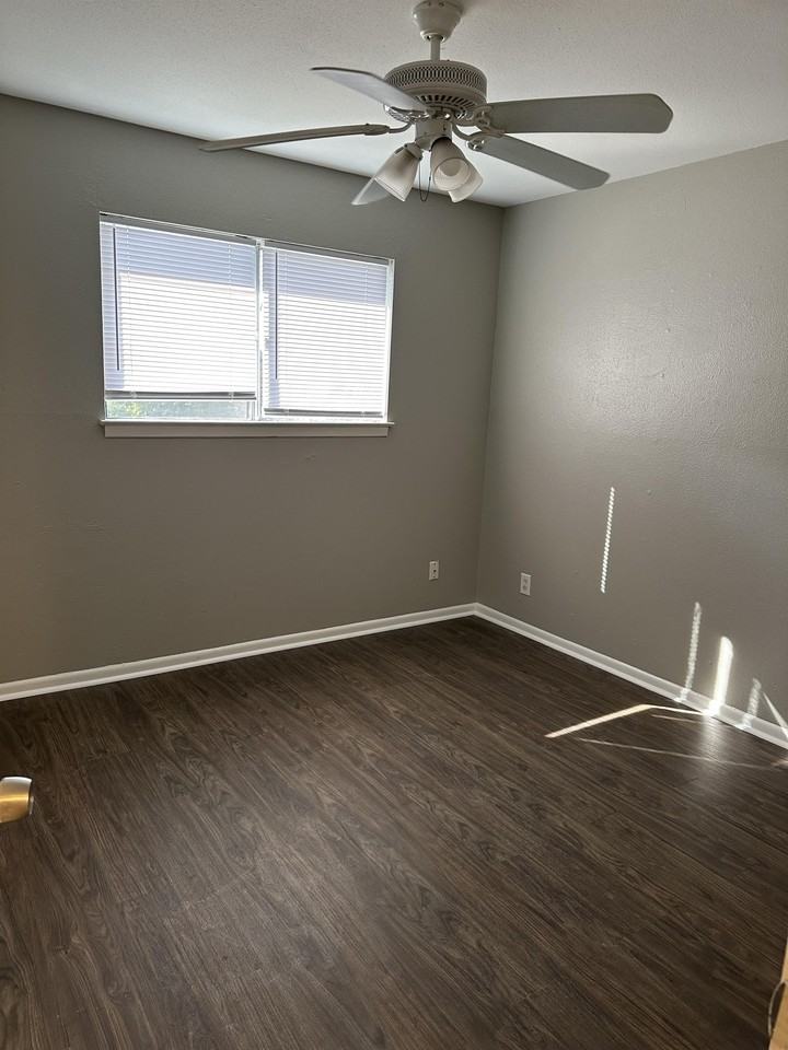 880 N 7th St #10 - Photo 4 of 12