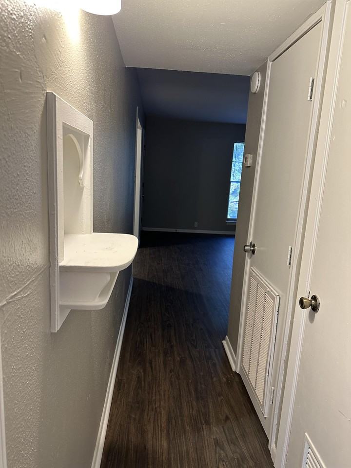 880 N 7th St #10 - Photo 7 of 12