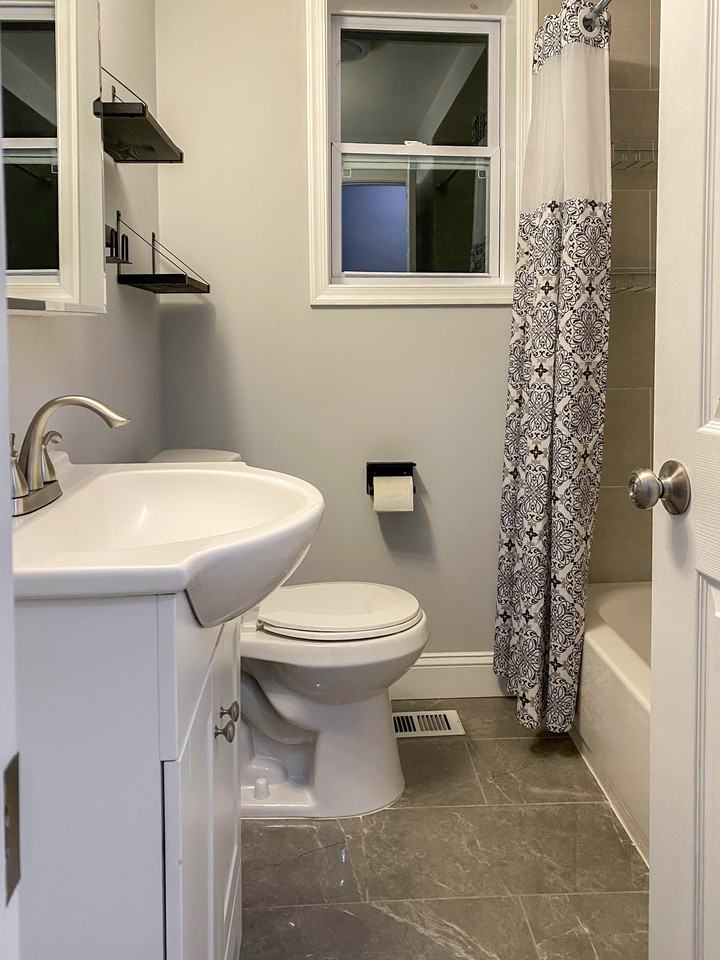 Alhambra Ave - Photo 2 of 5