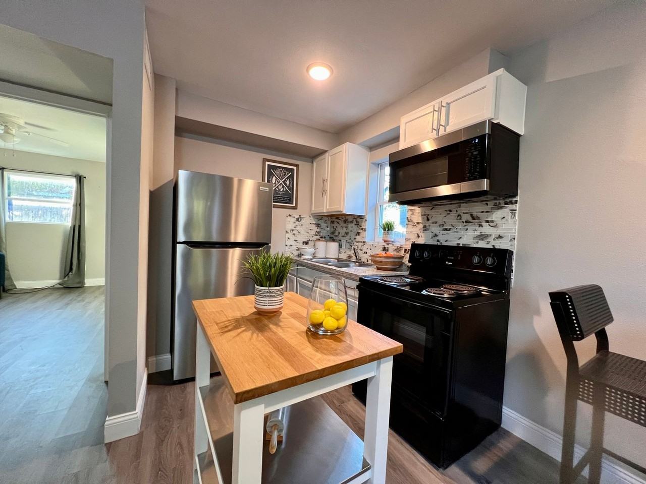 6210 Del Rio - Photo 3 of 12