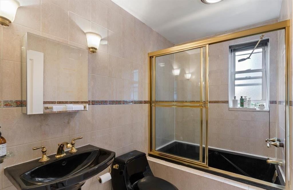 294 Bronxville Rd #1 - Photo 2 of 8