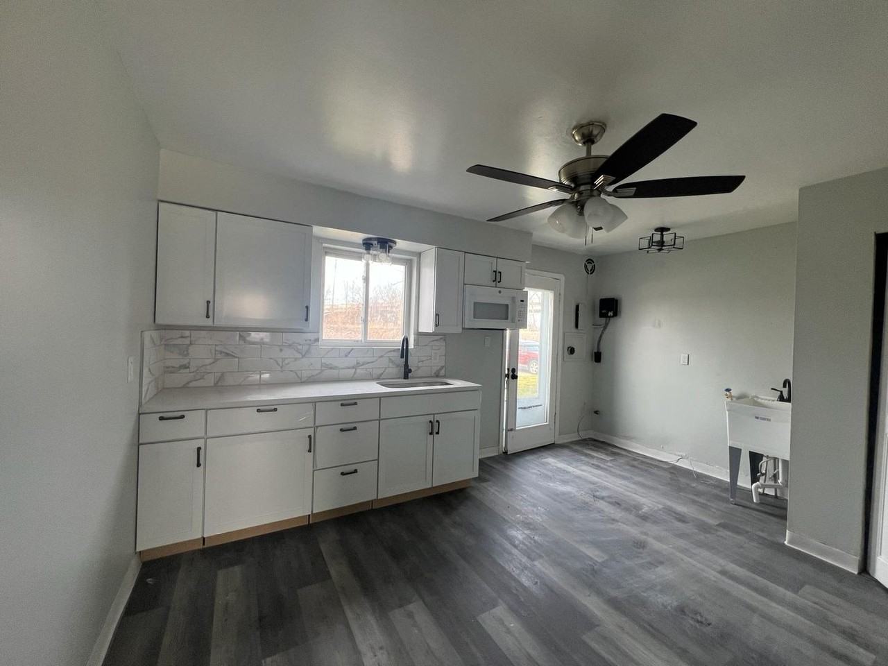 5970 Glenway Dr, Brook Park, OH 44142 Apartments 5970 Glenway Dr