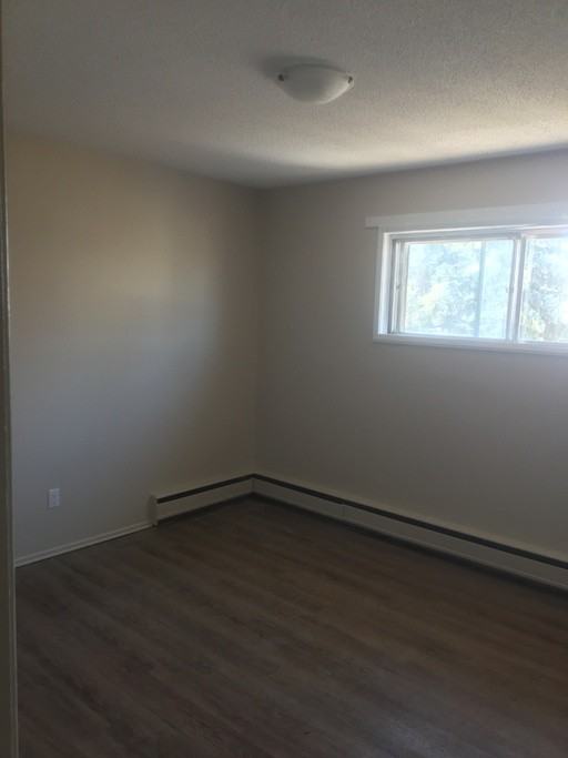 4604 48 Ave #10 - Photo 2 of 5