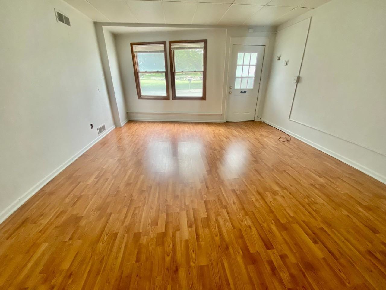 400 Perrin St. - Photo 3 of 35