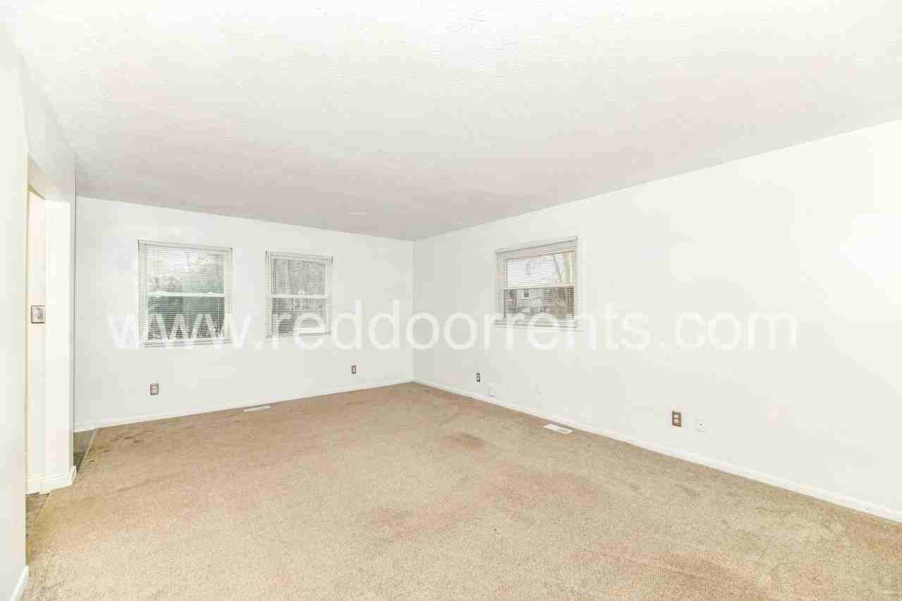 5361 Burgess Ave - Photo 3 of 29