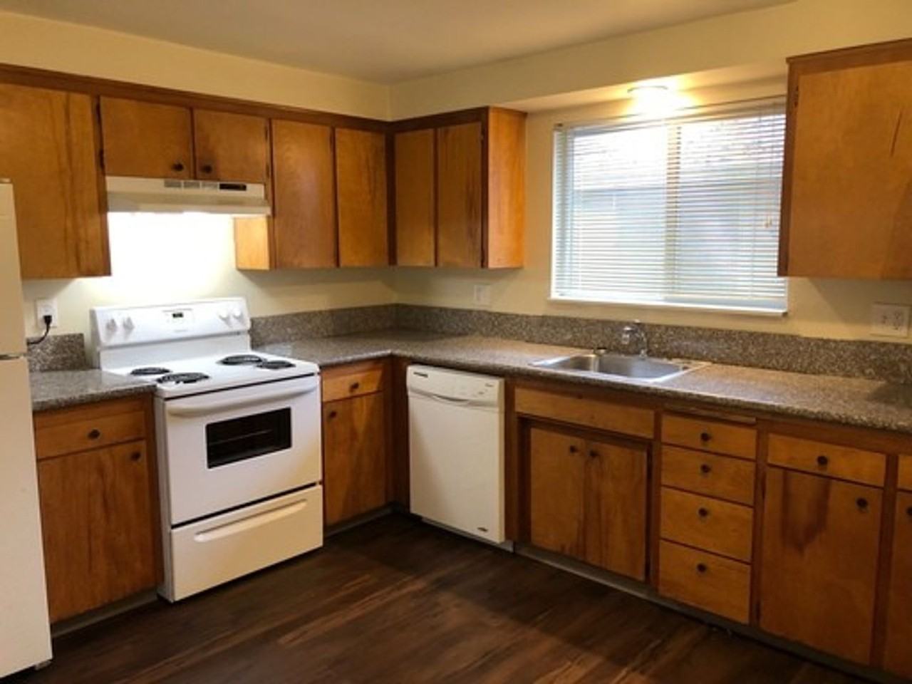 Shannon Apartments - Photo 2 of 26