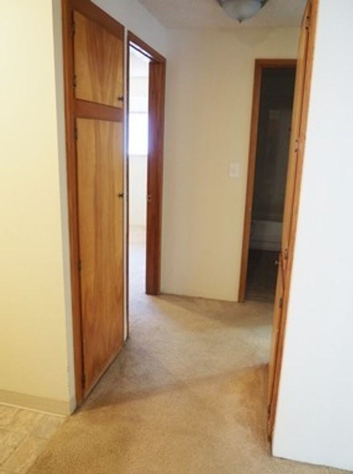 Shannon Apartments - Photo 5 of 26