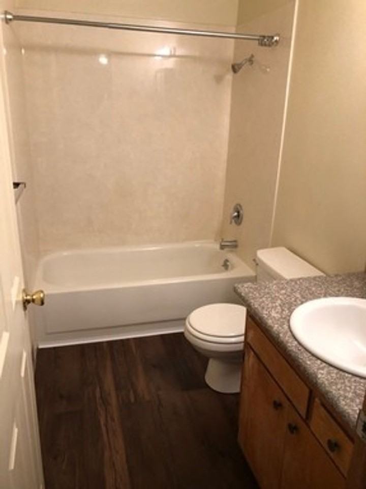 Shannon Apartments - Photo 6 of 26