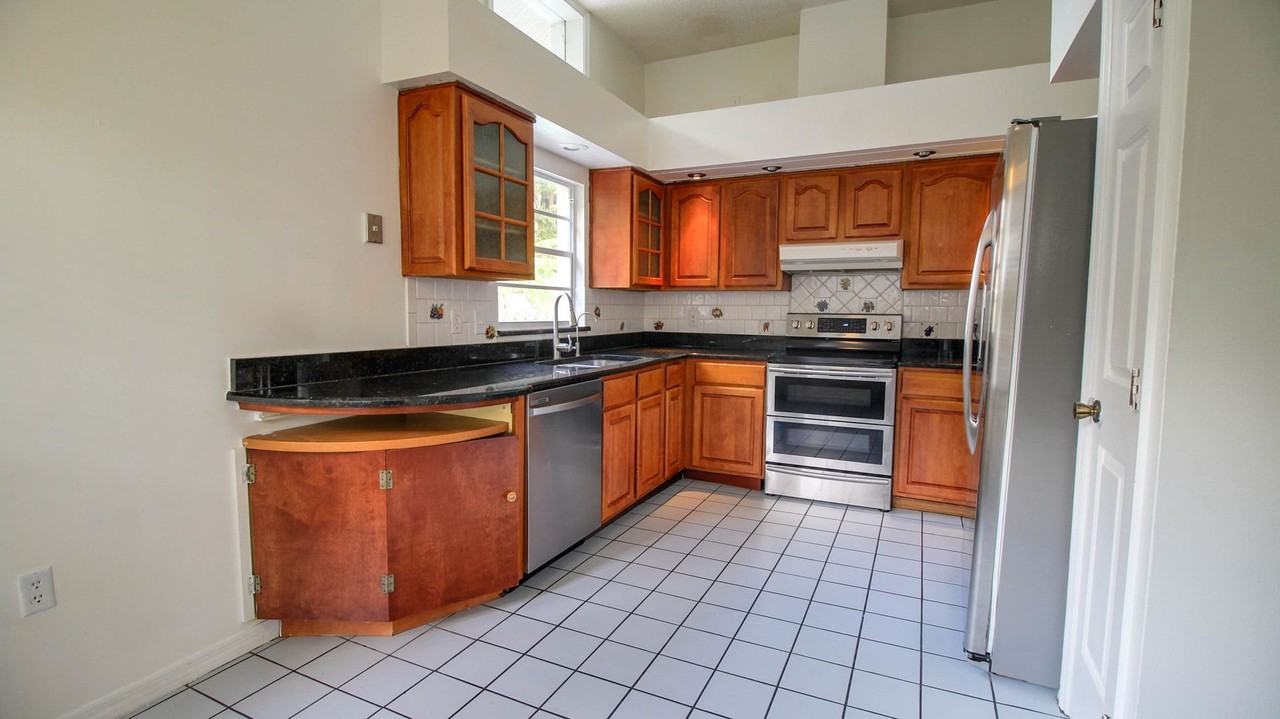 913 Red Dandy Dr - Photo 2 of 21