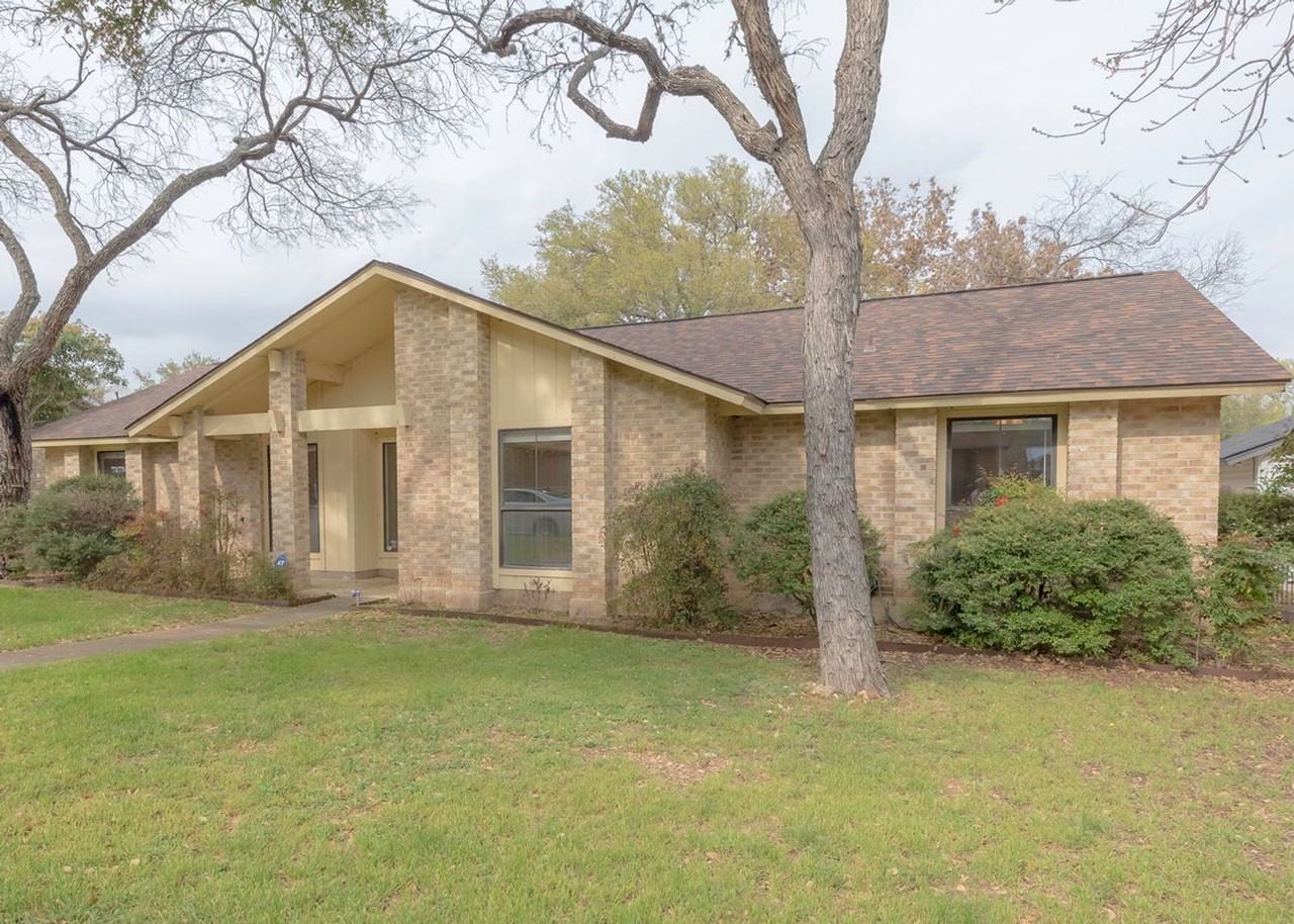 13722 Pebble Point Dr - Photo 2 of 23
