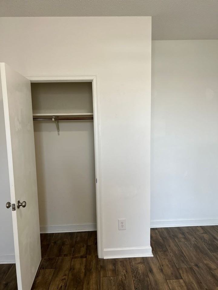 55 W Washington St - Photo 7 of 17