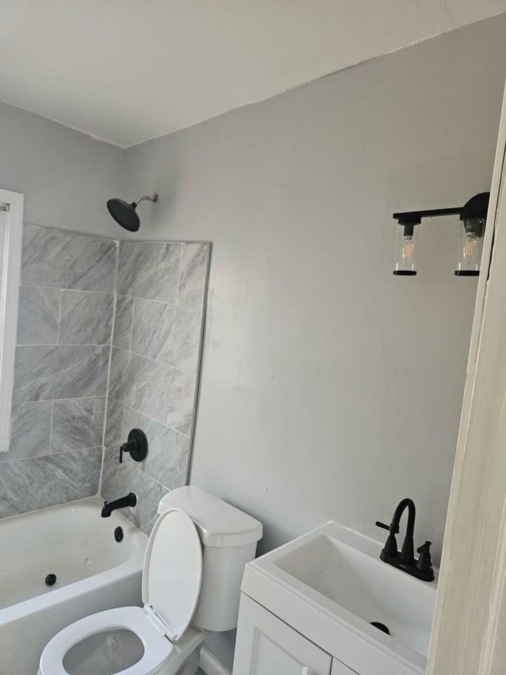 16181 Woodbine St - Photo 2 of 14