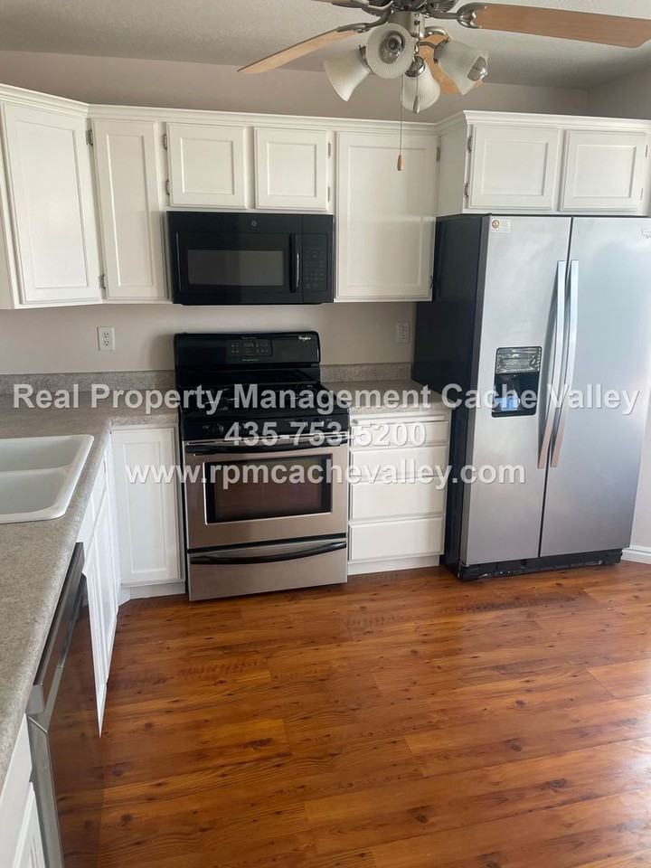 344 W Spring Creek Pkwy - Photo 3 of 17