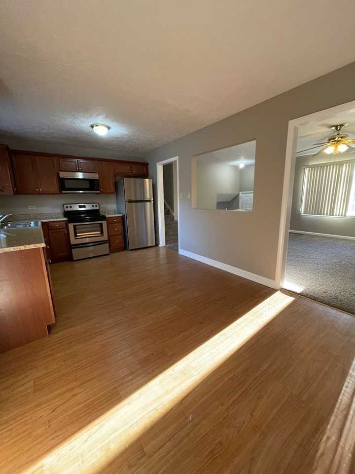 1536 Rossmore Dr - Photo 7 of 19