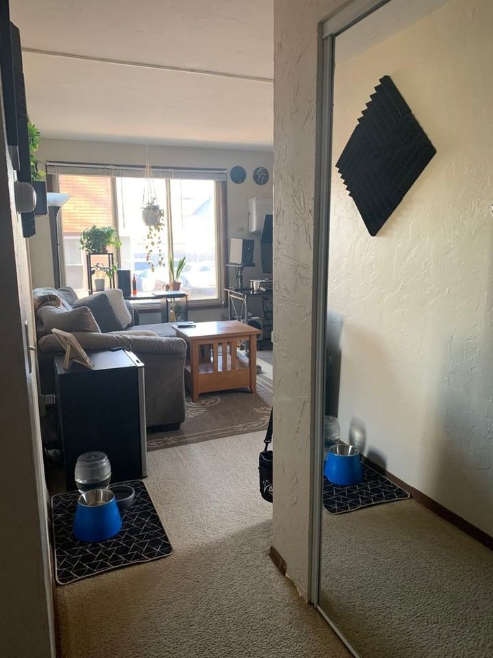 1327 7th St SE - Photo 4 of 9