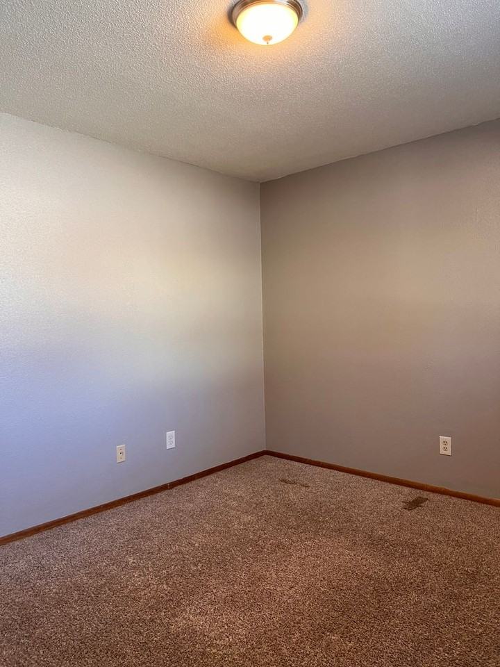 Summit I - Photo 2 of 12