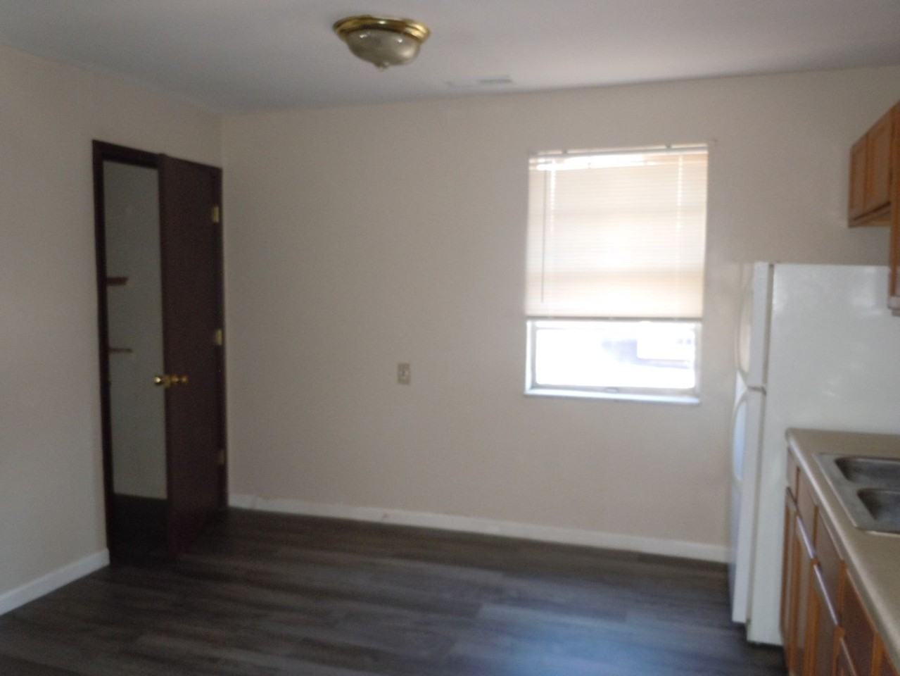 1114 Cherokee - Photo 3 of 10