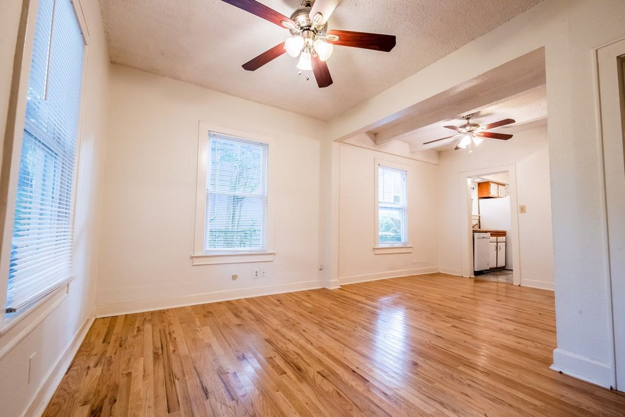 4507 Avenue F - Photo 2 of 19