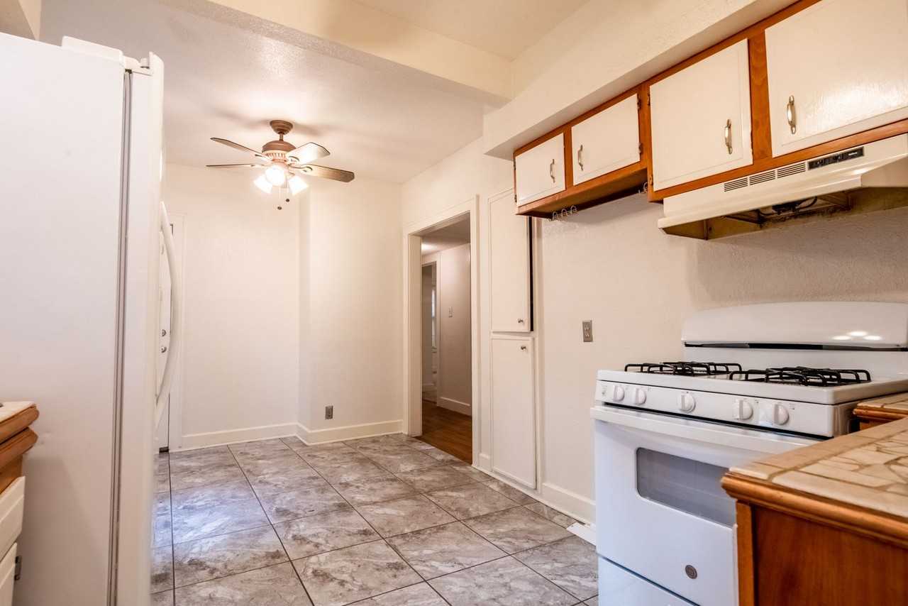 4507 Avenue F - Photo 5 of 19