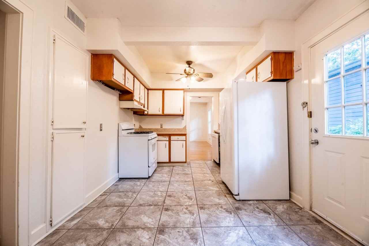 4507 Avenue F - Photo 6 of 19