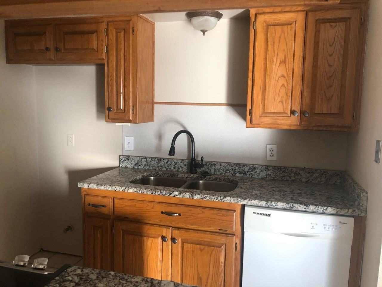7401 Holyoke Trl - Photo 5 of 13