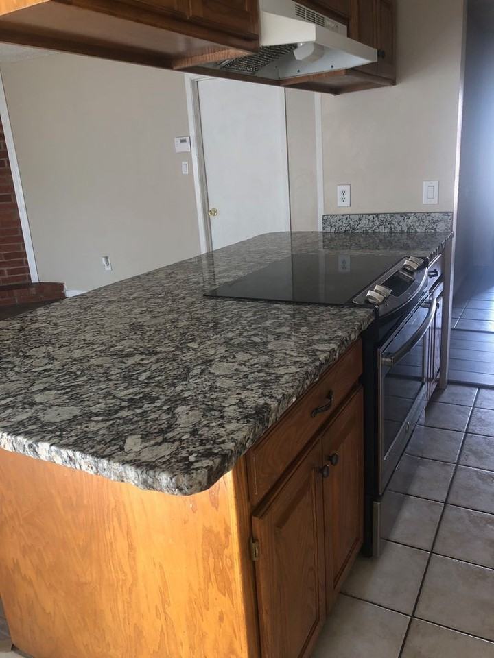 7401 Holyoke Trl - Photo 6 of 13