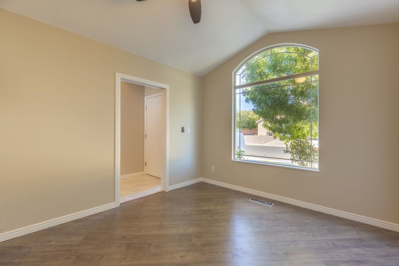 2146 E 2540 S - Photo 7 of 38