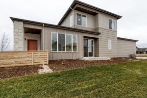 featured image of 2602 Comet Ln