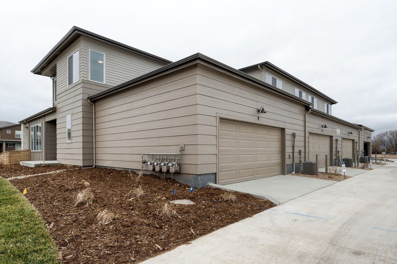 Luxury Rowhouse - NE Ft. Collins - Photo 3 of 5