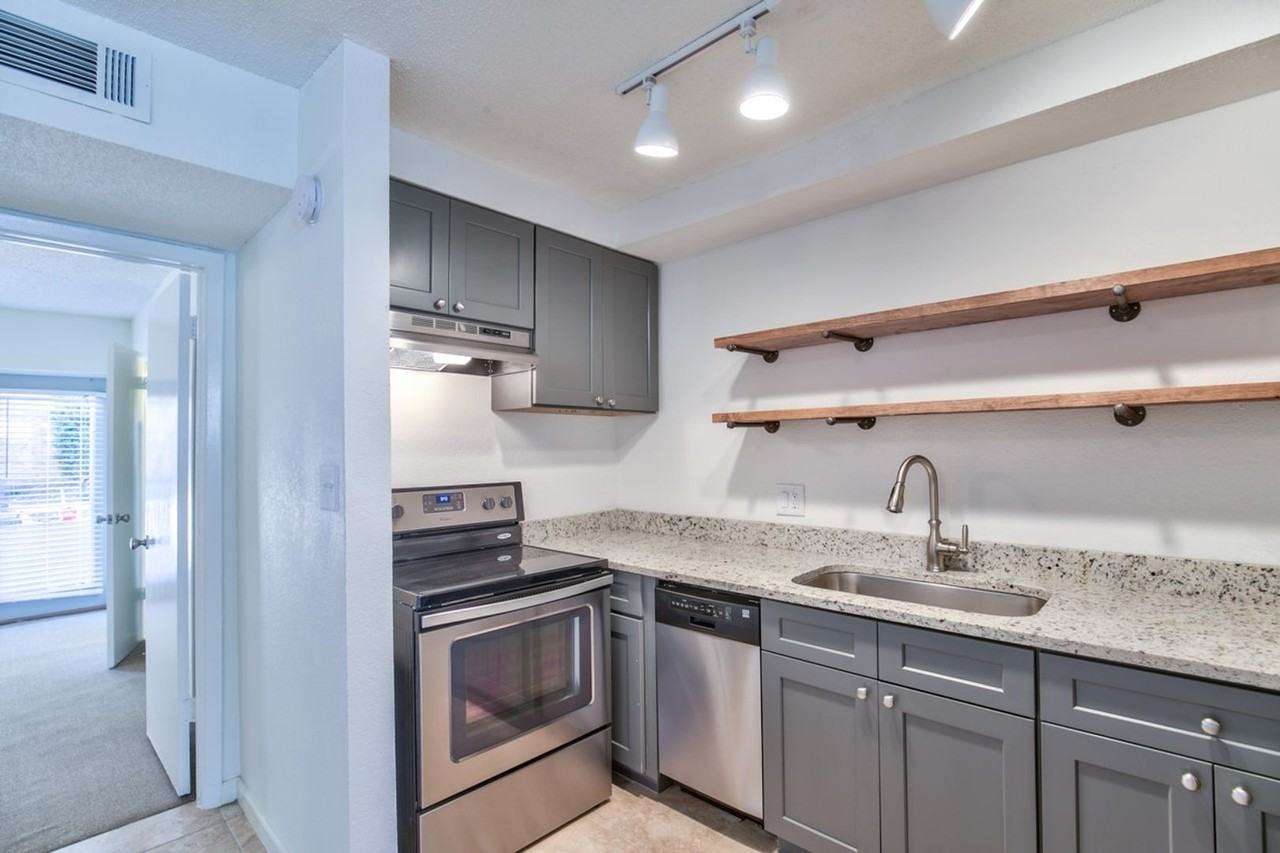 409 N. Gadsden Street - Photo 6 of 14