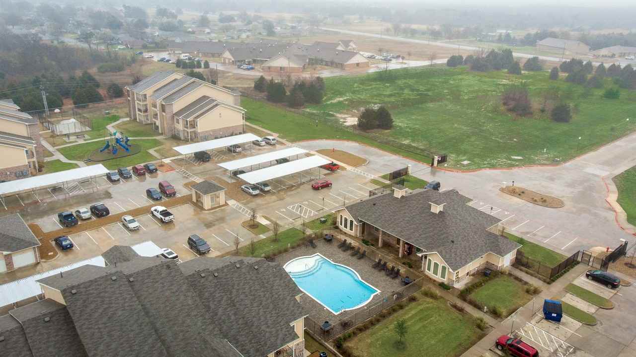 Majors Place - Photo 3 of 50