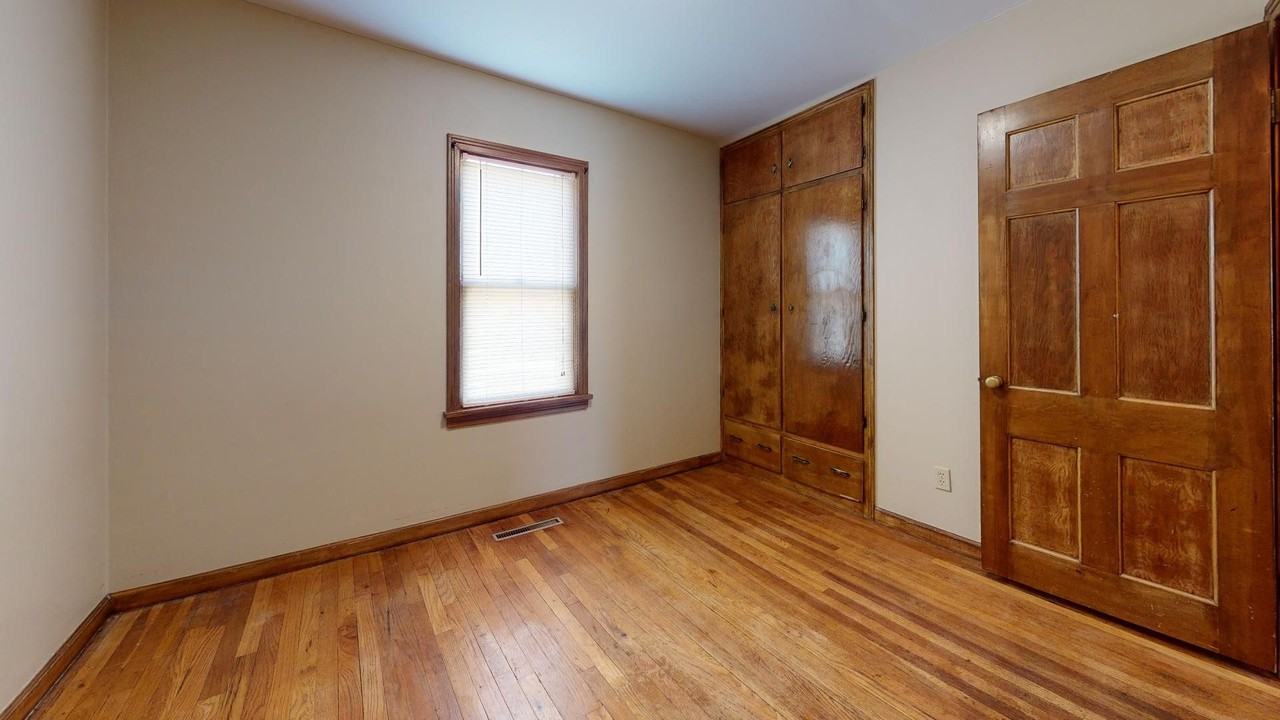 1437 16th St - Photo 6 of 15