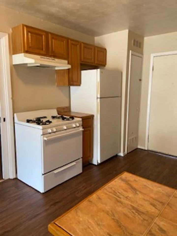 2812 Russell Ave - Photo 3 of 9