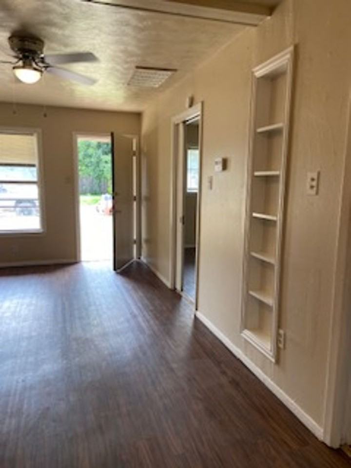 2812 Russell Ave - Photo 4 of 9