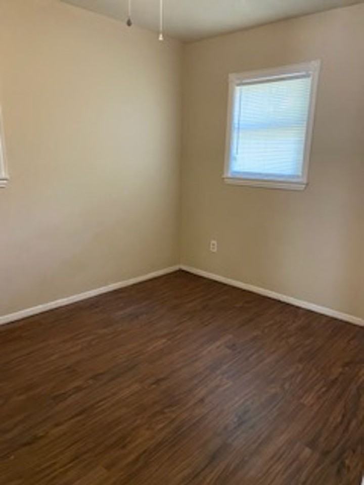 2812 Russell Ave - Photo 5 of 9