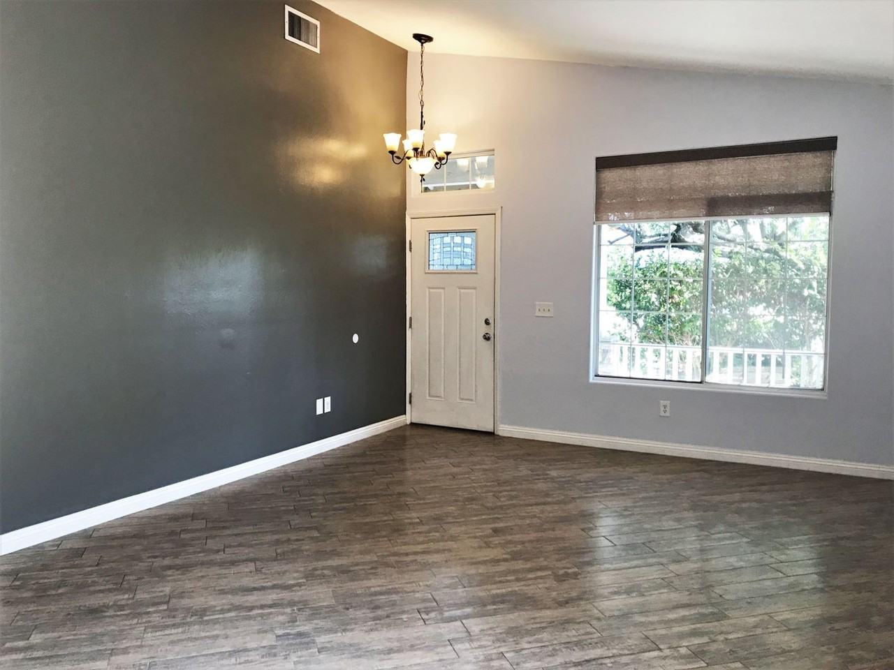 10911 Martingale Dr - Photo 3 of 20
