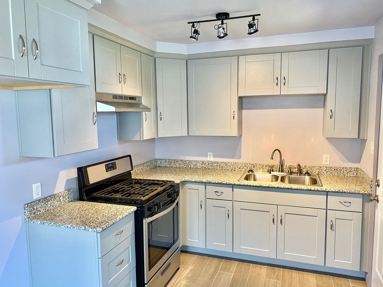 709 E Steed Dr - Photo 7 of 14