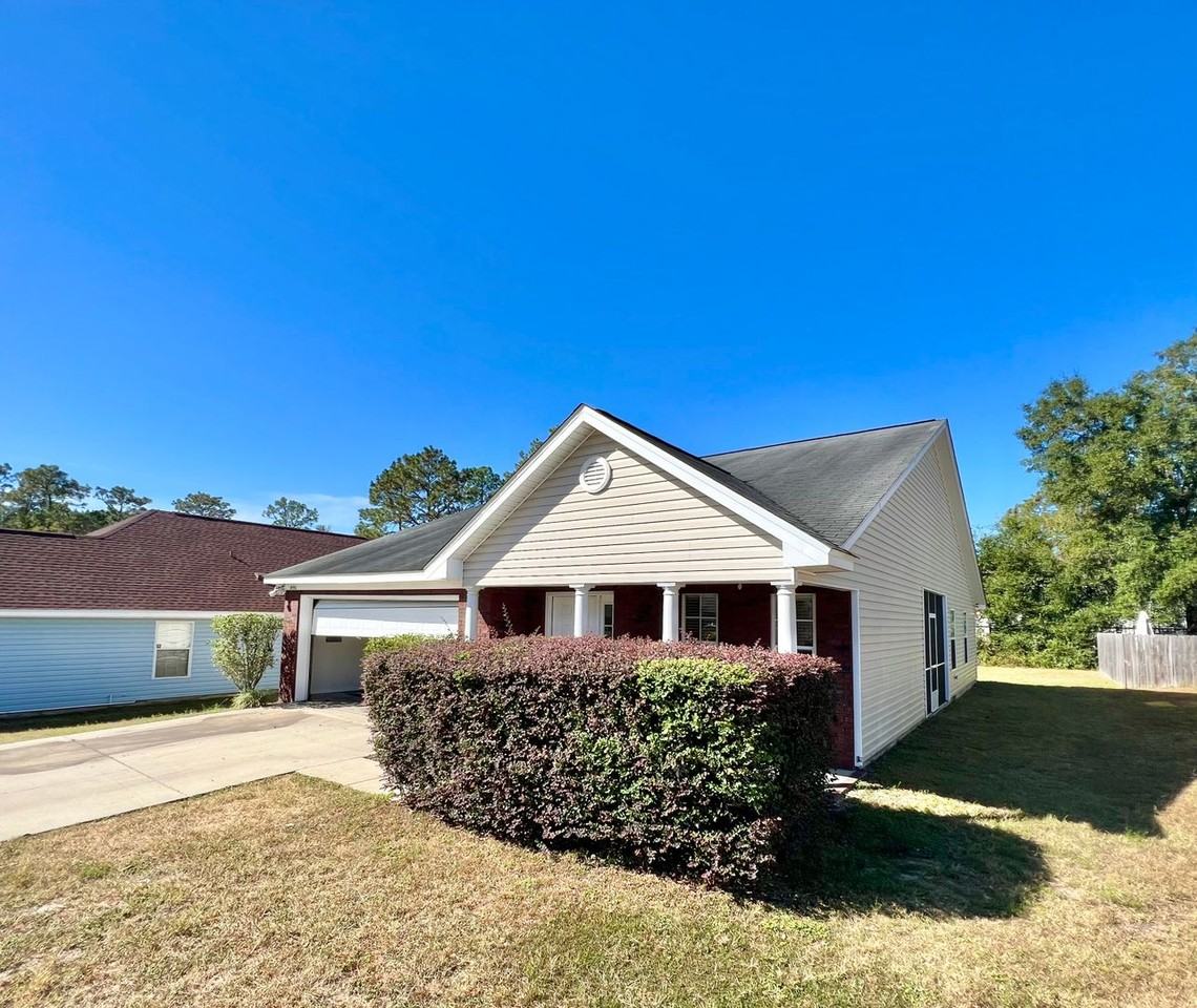 4556 Deslin Dr - Photo 2 of 20