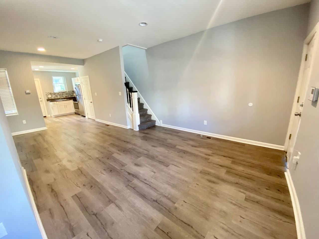 459 N Dearborn St - Photo 2 of 10