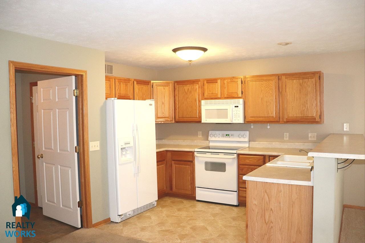 8114 Oshel Ave - Photo 2 of 12